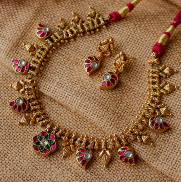 Vaidurya Neckpiece (NVD44)