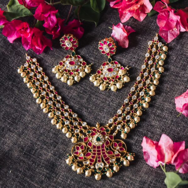 Kundan Neckpiece with Earrings (NVD08)